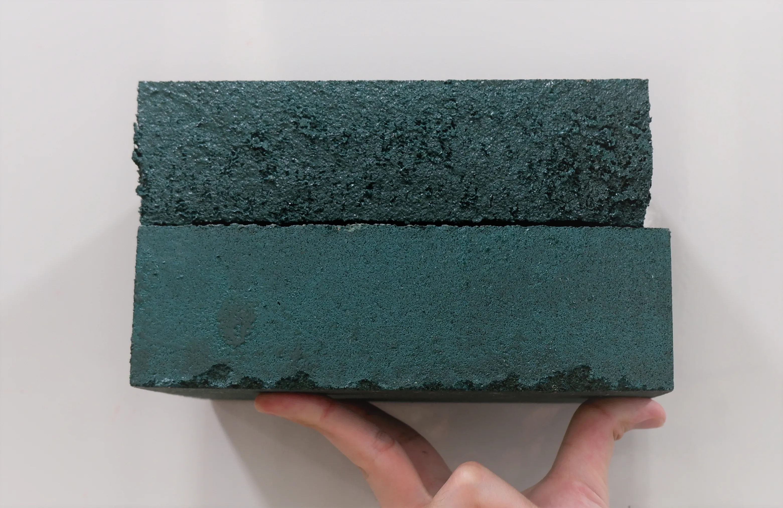 Turning construction and Ca-food wastes into new sustainable geological materials by CO2 sequestration